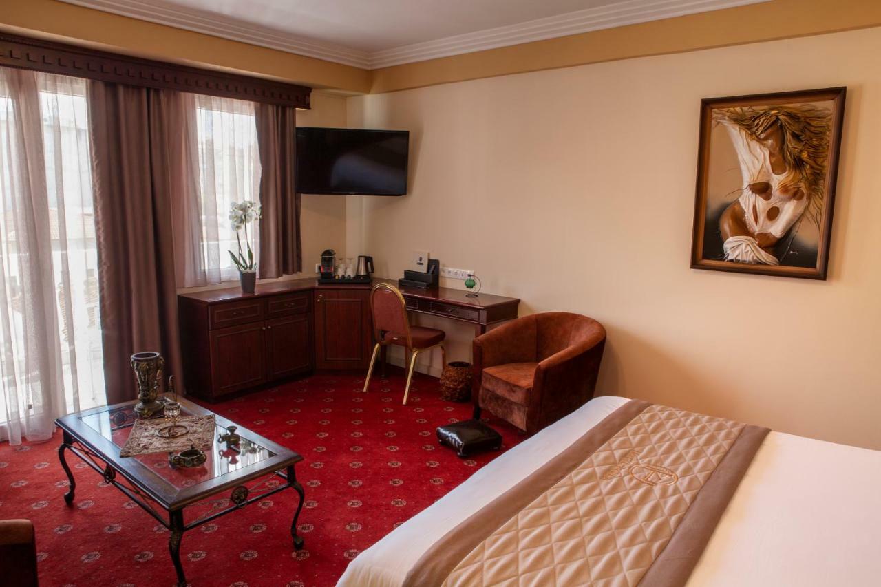 Hotel Pella Яница Экстерьер фото