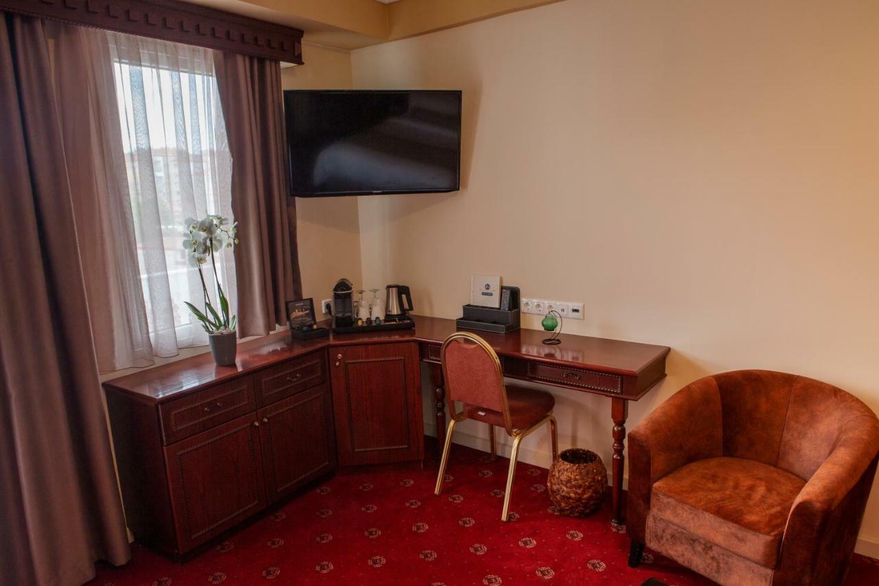 Hotel Pella Яница Экстерьер фото