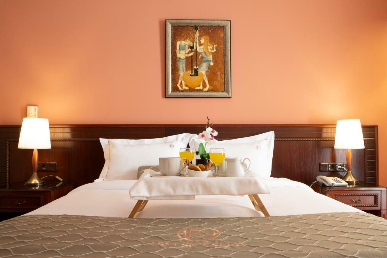 Hotel Pella Яница Экстерьер фото